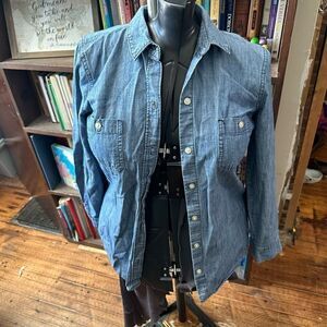 Old Navy m basics minimalist S chambray button down shirt